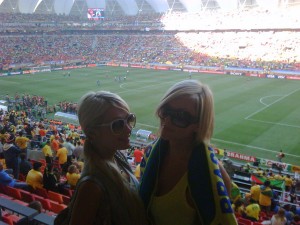 Paris Hilton tweeted this pic of her and her friend at the match today...before her alleged arrest.