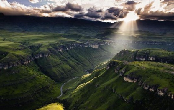 The breathtaking Drakensberg (www.all-that-is-interesting.com)