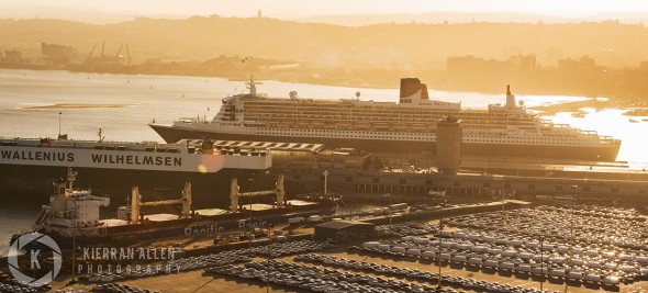 Queen Mary 2 in Durban