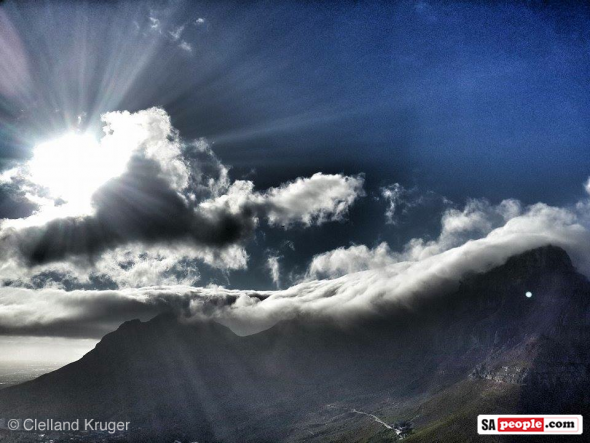 cape-town-sunrise-clouds-sun