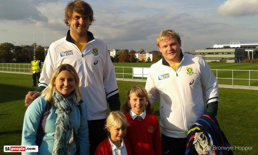 Springboks with fans, at training field in Surrey