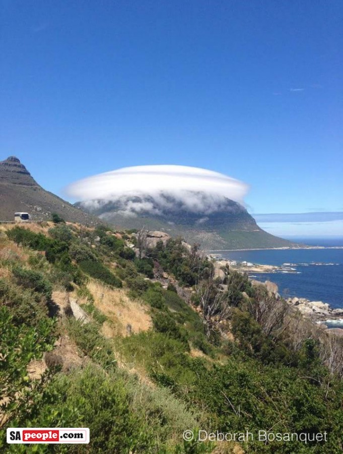Spaceship-like clouds, Cape Town