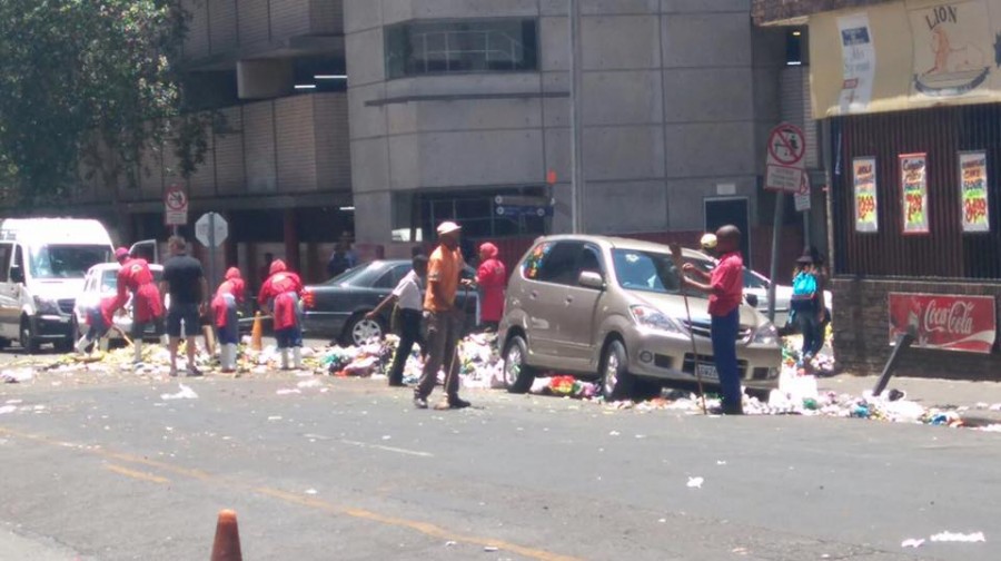 Cleaning up Joburg streets