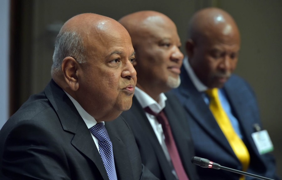 Minister Pravin Gordhan, Deputy Minister Mcebisi Jonas and Reserve Bank Governor Lesetja Kganyago during the pre-Budget speech media briefing at Imbizo Centre in Parliament. (Photo: GCIS)