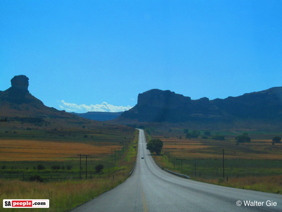 Road from Fouriesberg to Clarens
