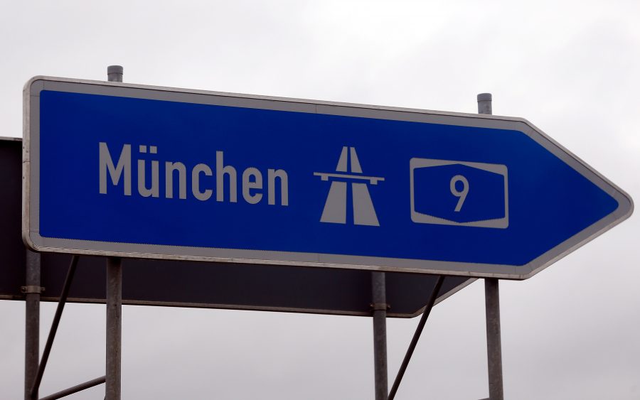 A traffic sign showing the highway to Munich is seen in Ingolstadt March 3, 2016. REUTERS/Michael Dalder/File Photo