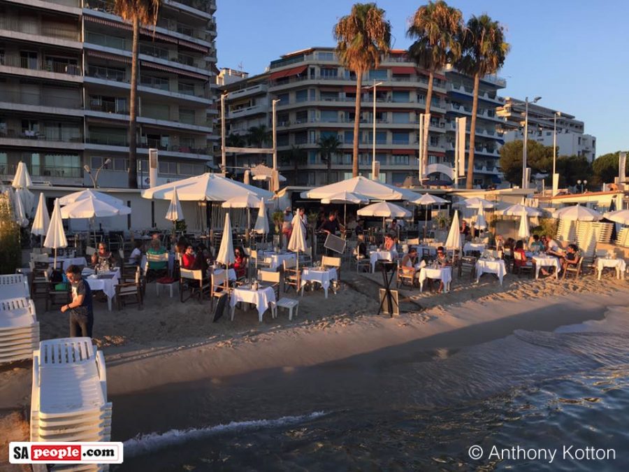 Juan les Pins beach restaurant