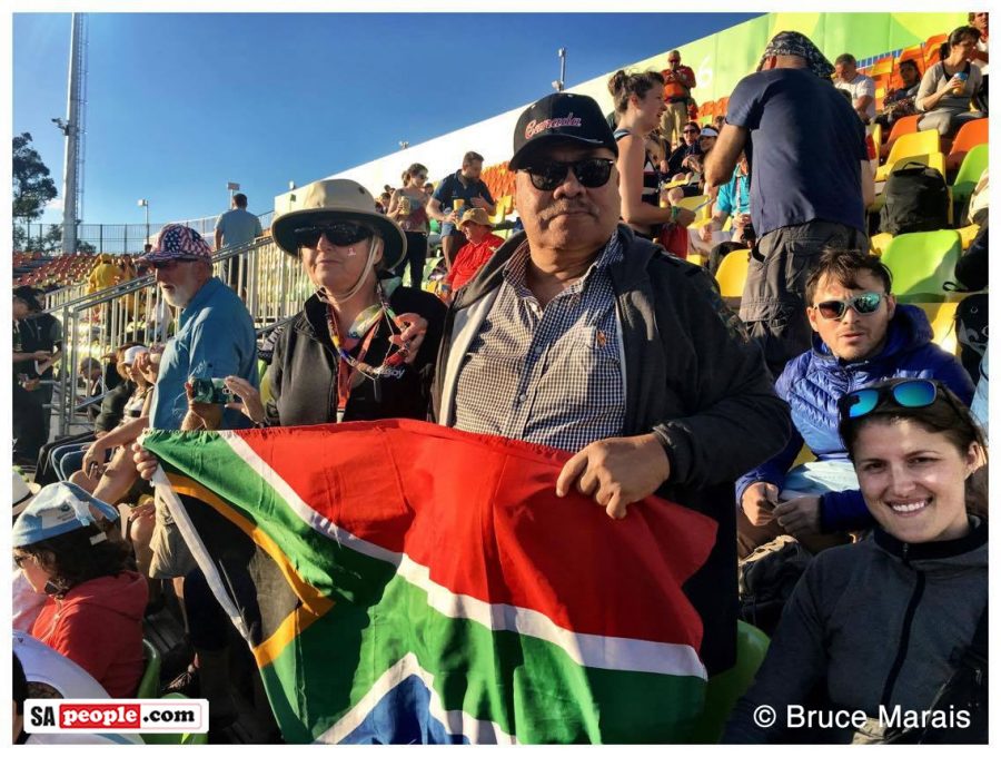 SA-fans-flag-rugby-sevens-rio4c
