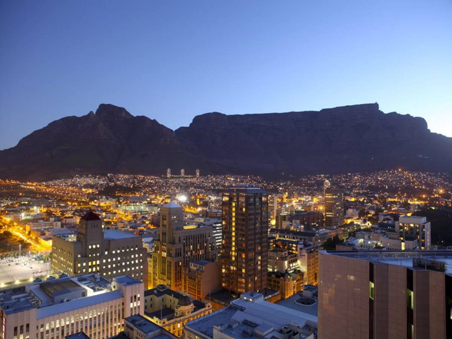 This is the view of Table Mountain from the 32nd floor of Southern Sun Cape Sun. Isn't it something? Source: FB/Tsogo Sun