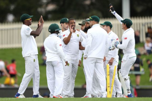Proteas celebrate after Vernon Philander got a wicket. Source: Cricket.co.za
