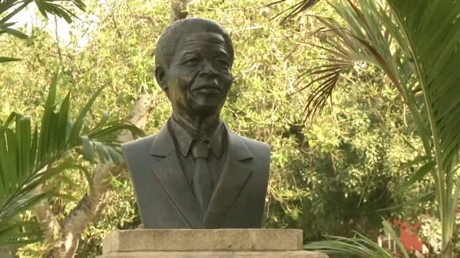 Nelson Mandela memorial statue cuba havana
