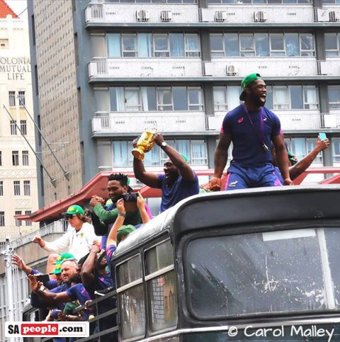 WATCH Amazing Scenes as Fans Sing SHOSHOLOZA at Springboks Trophy Tour ...