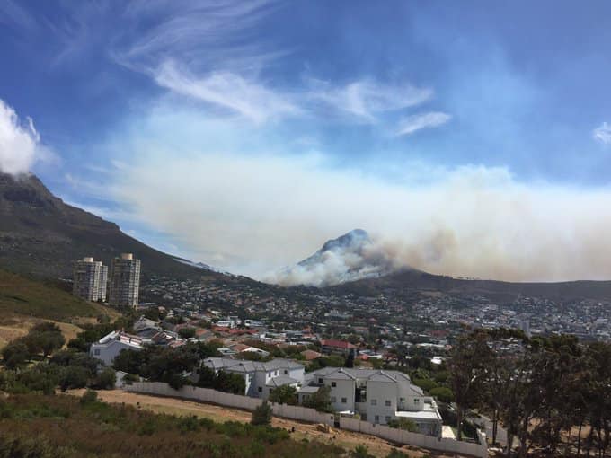 tafelberg road fire helicopter