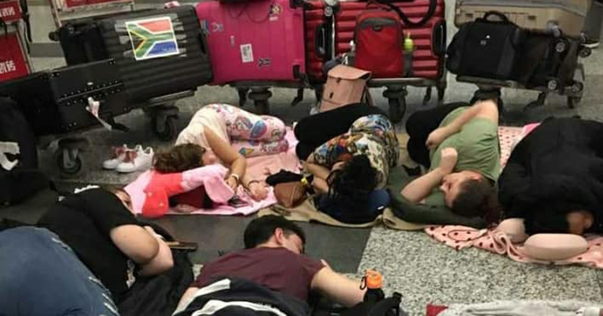 south-africans-sleeping-airport-china