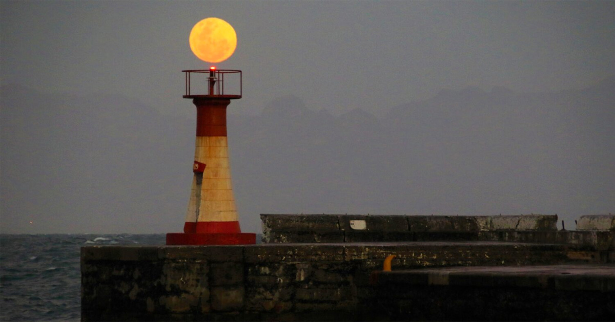 Harvest Moon eclipse