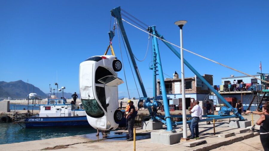 US Tourist's Car Rolls into Hermanus Harbour