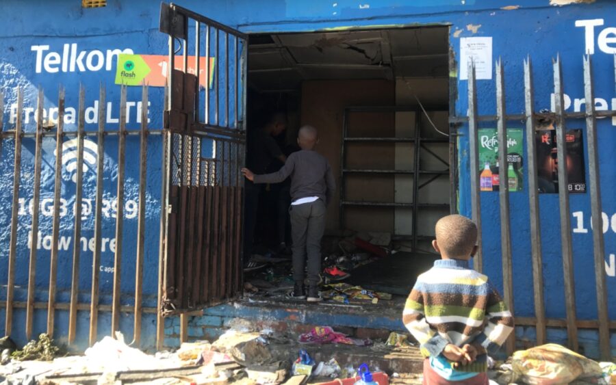 Sporadic looting and protests continue in Alexandra, Johannesburg