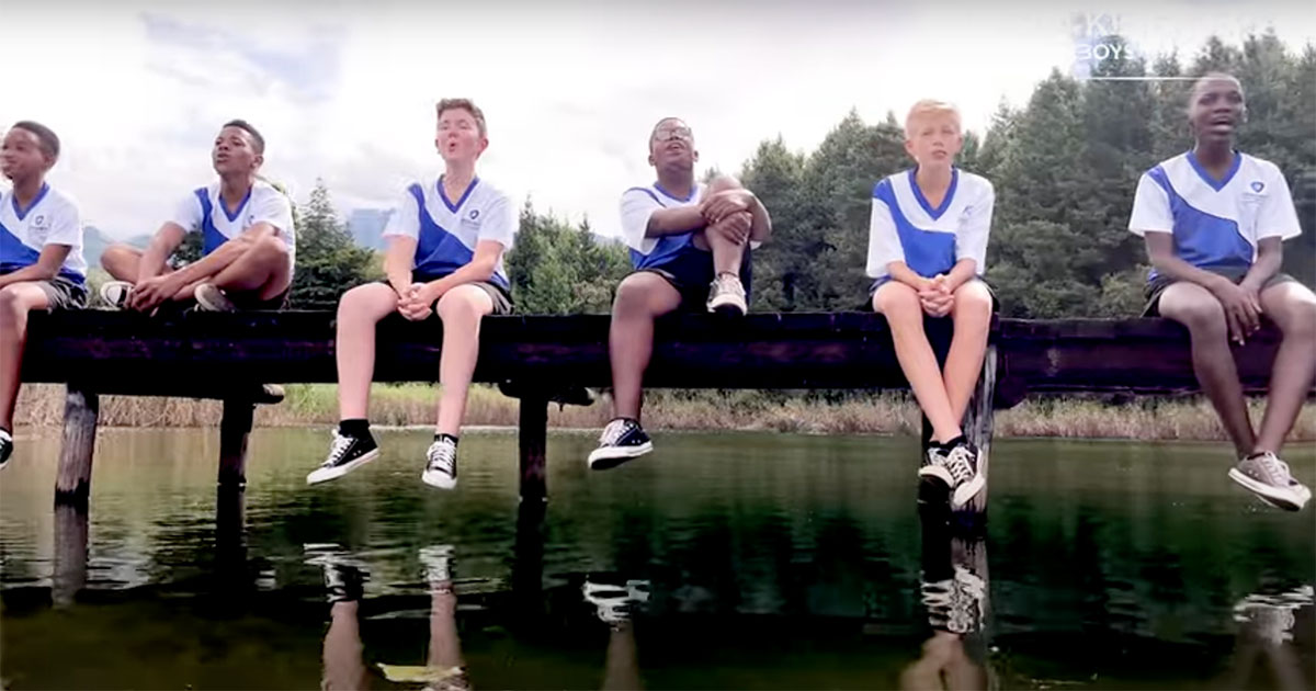 Drakensberg Boys Choir 'Kiss The Girl'