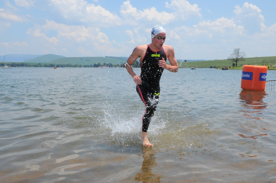 Houtman and Buck rule at Midmar Mile