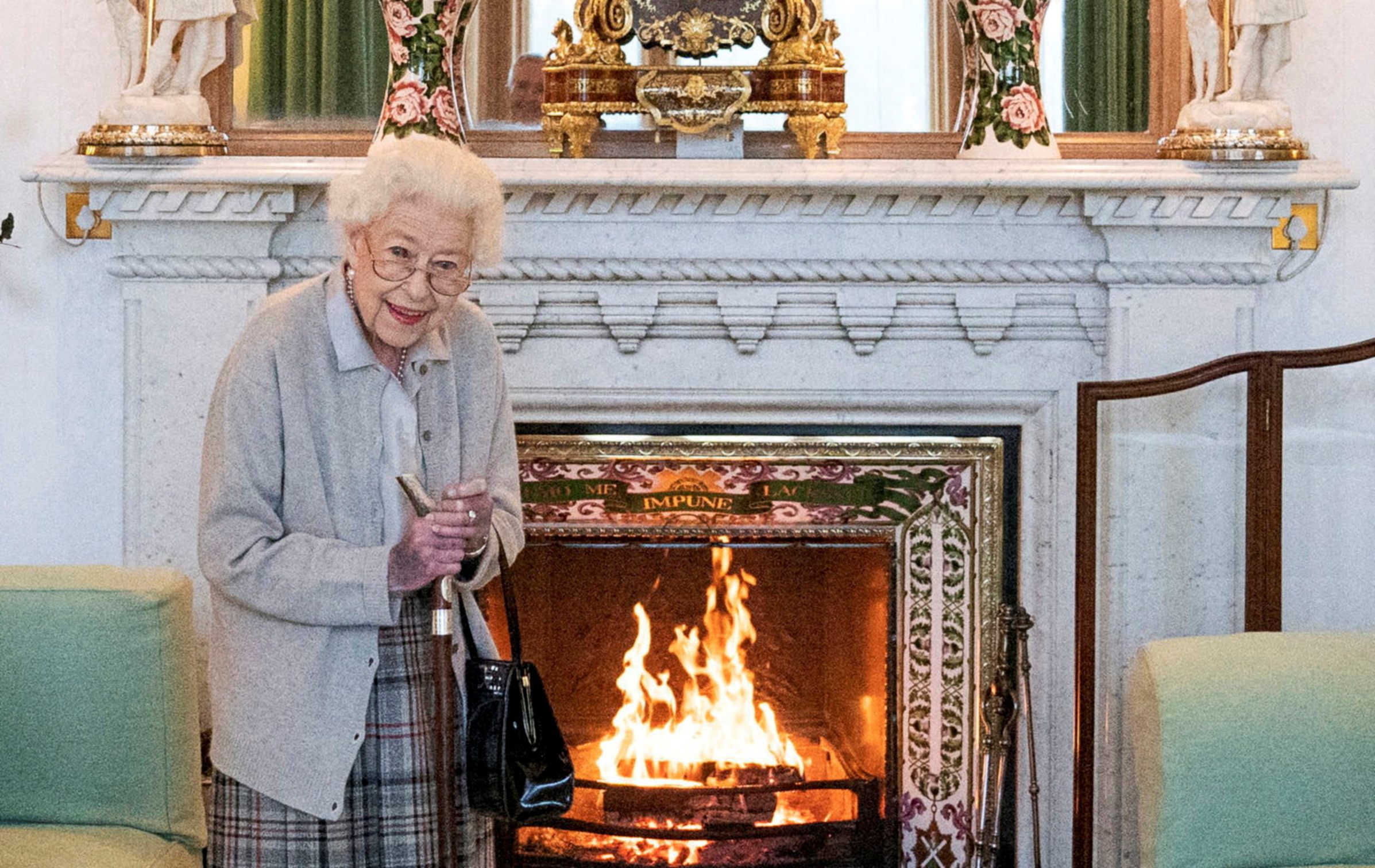 Queen Elizabeth welcomes Liz Truss at Balmoral Castle - Kensington Palace