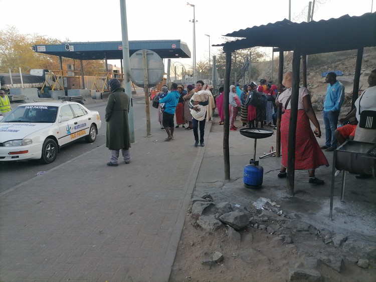 Zimbabweans at Beitbridge border in Limpopo. Archive photo: Bernard Chiguvare