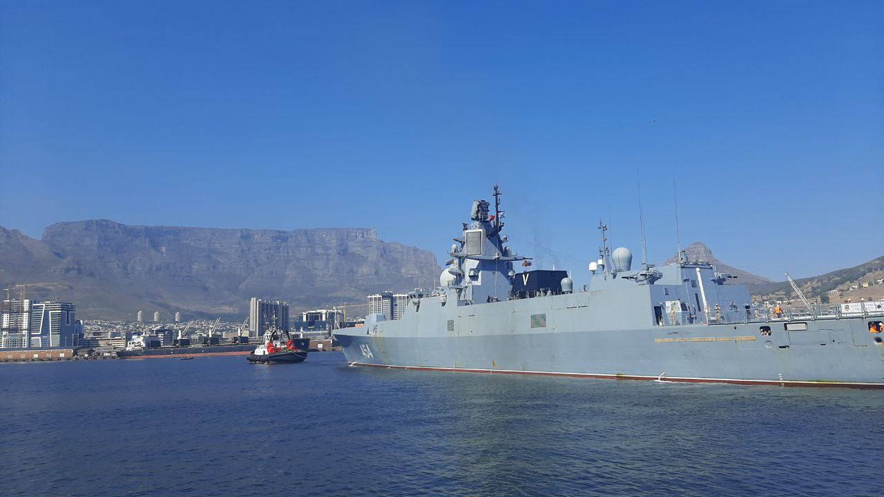 Cape Town's mayor tells Russian warship to GFY and 'voets*k'