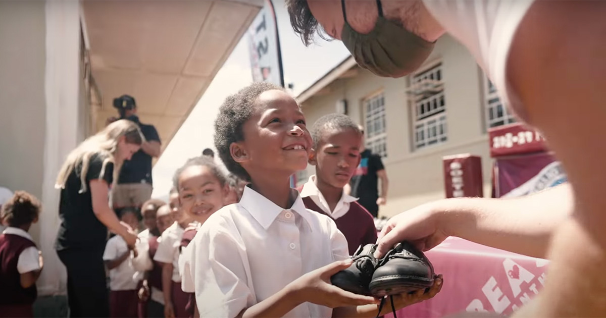 mrbeast and @yeezybusta teamed up to donate 20,000 shoes to school