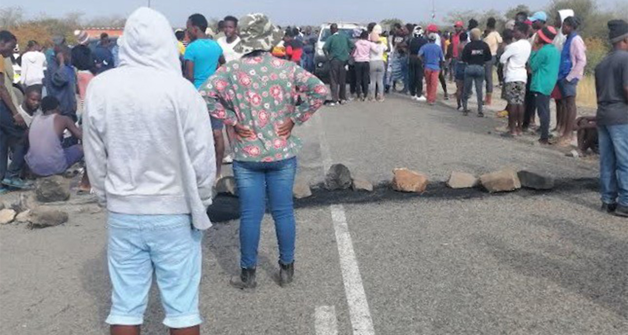 protesters close Limpopo roads