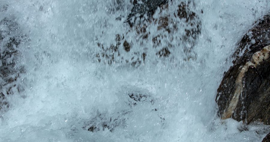 Young boy tragically washed off rocks at Sandy Bay