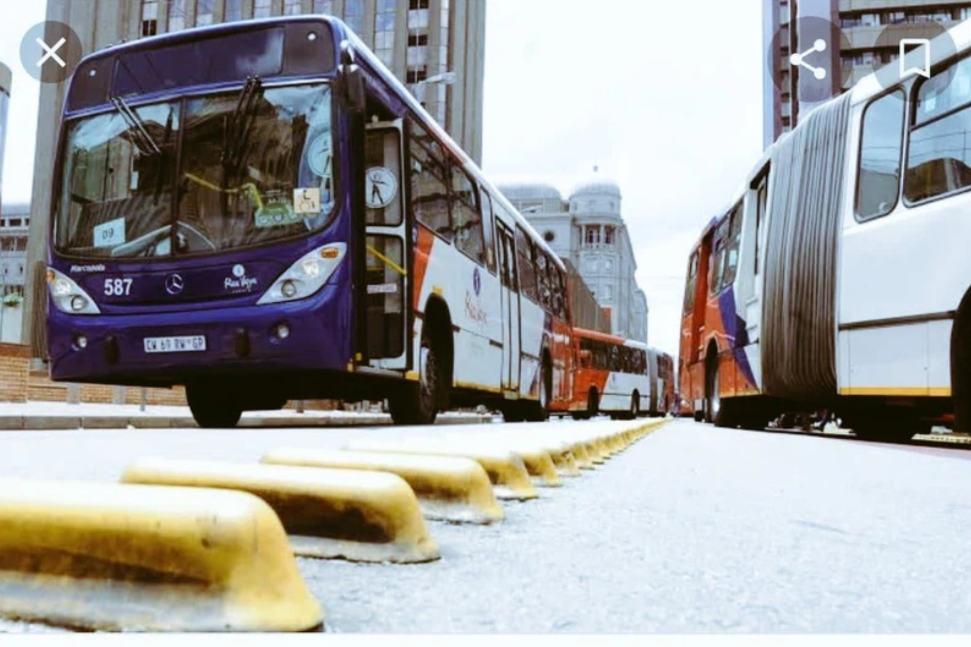 Rea Vaya buses