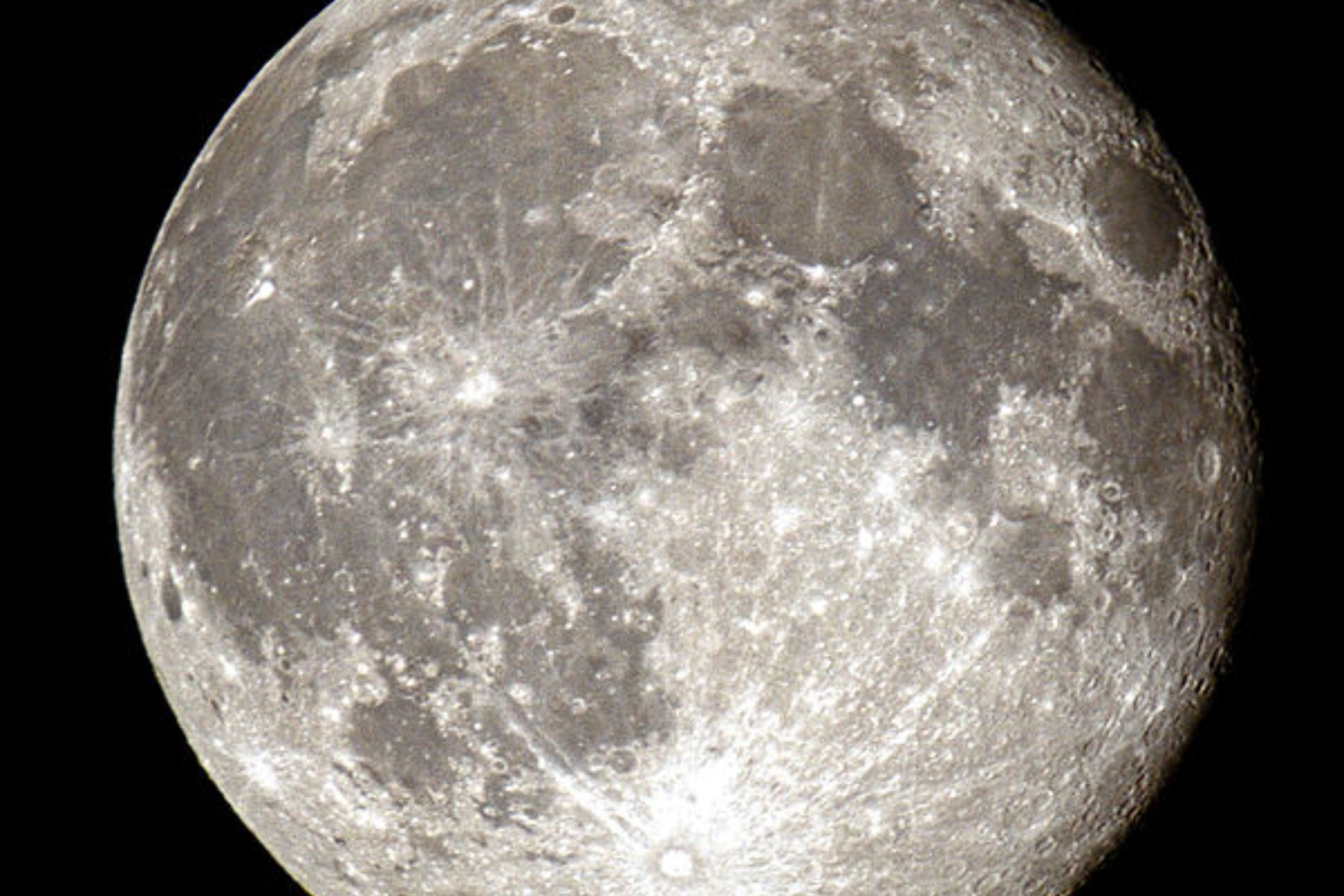 here-is-how-you-can-see-the-supermoon-tonight