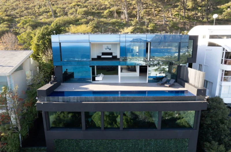 Clifton ‘glass house’ on the market for R195 million – PICTURES ...