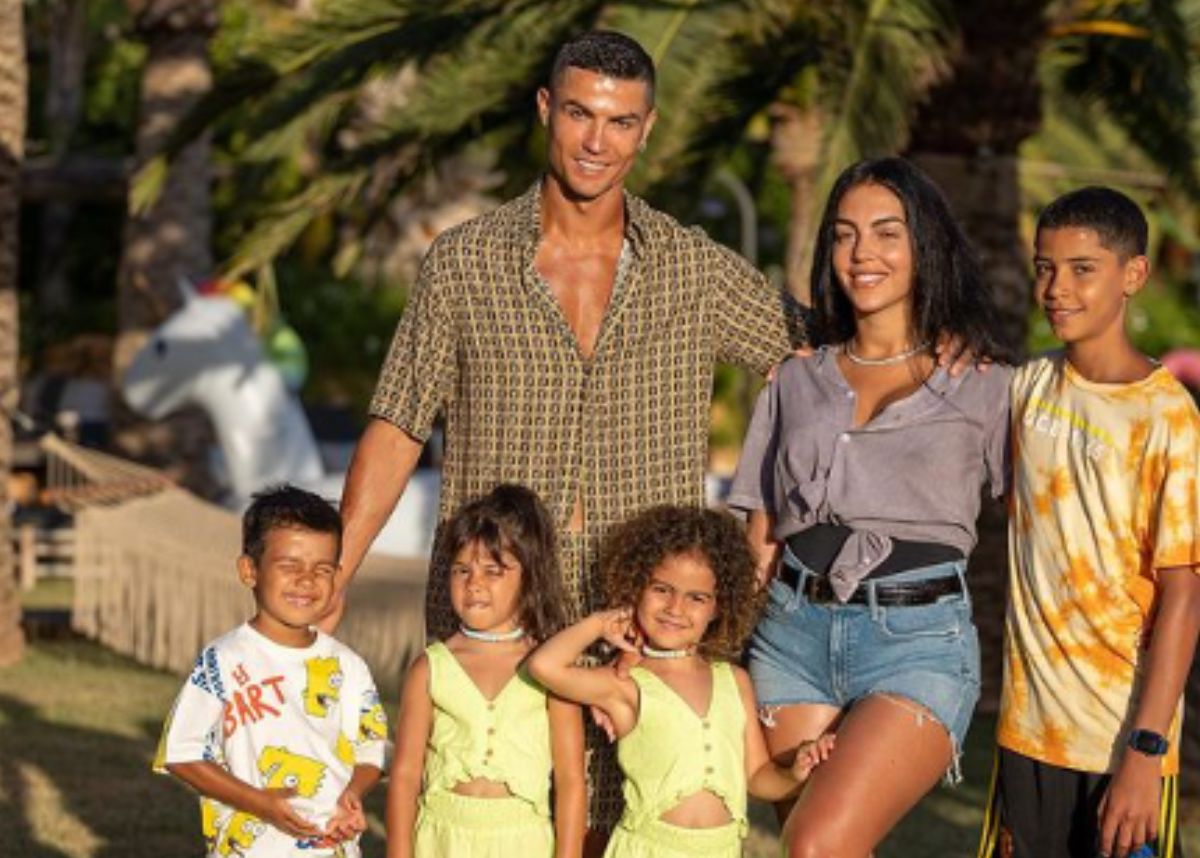 Cristiano Rondalso and family
