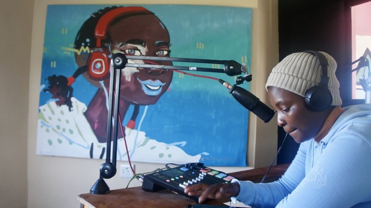 Community radio stations challenge ICASA over rejected licence applications