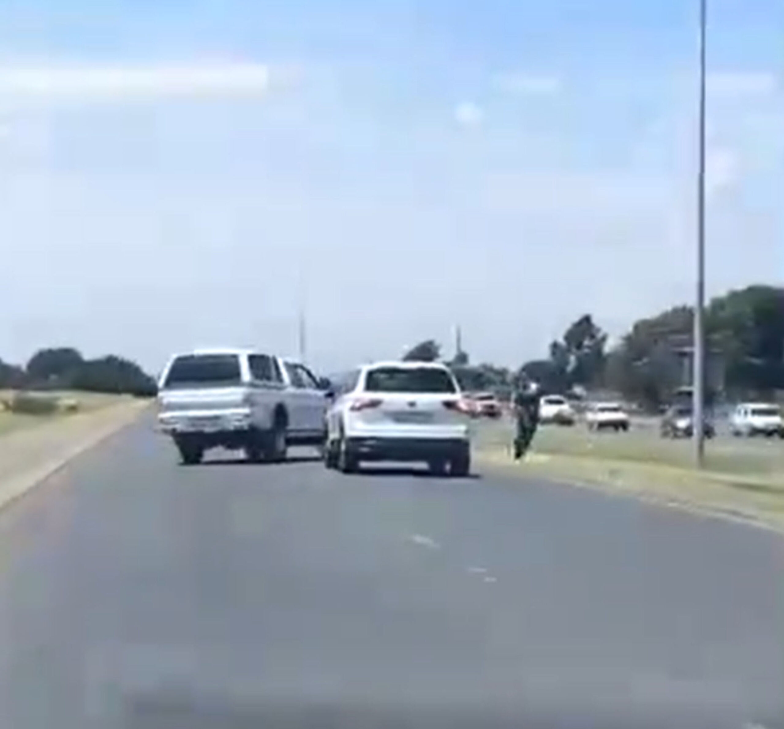 Watch road rage incident in Vanderbijlpark in Gauteng video