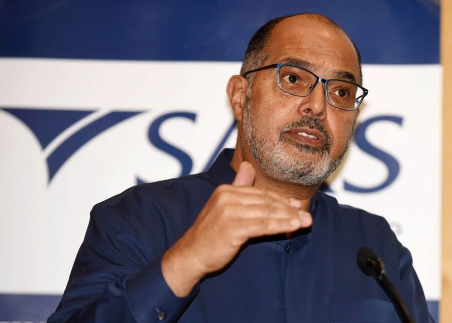 SARS commissioner Edward Kieswetter