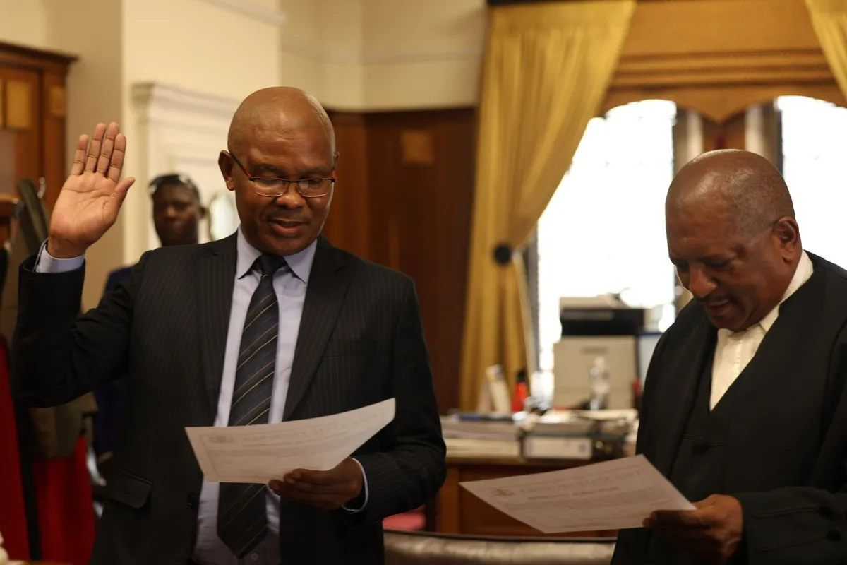 Jabu Mbalula has been sworn in as acting premier in Free State.