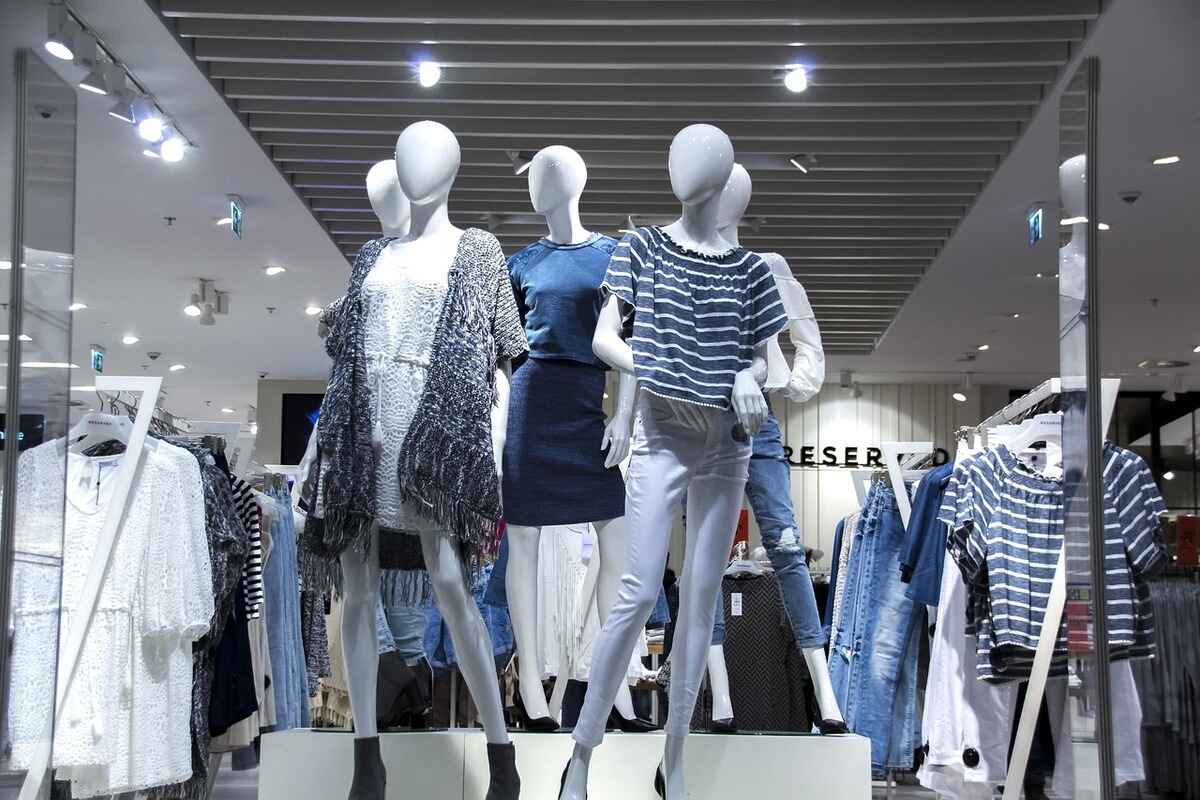 Shopping mall
