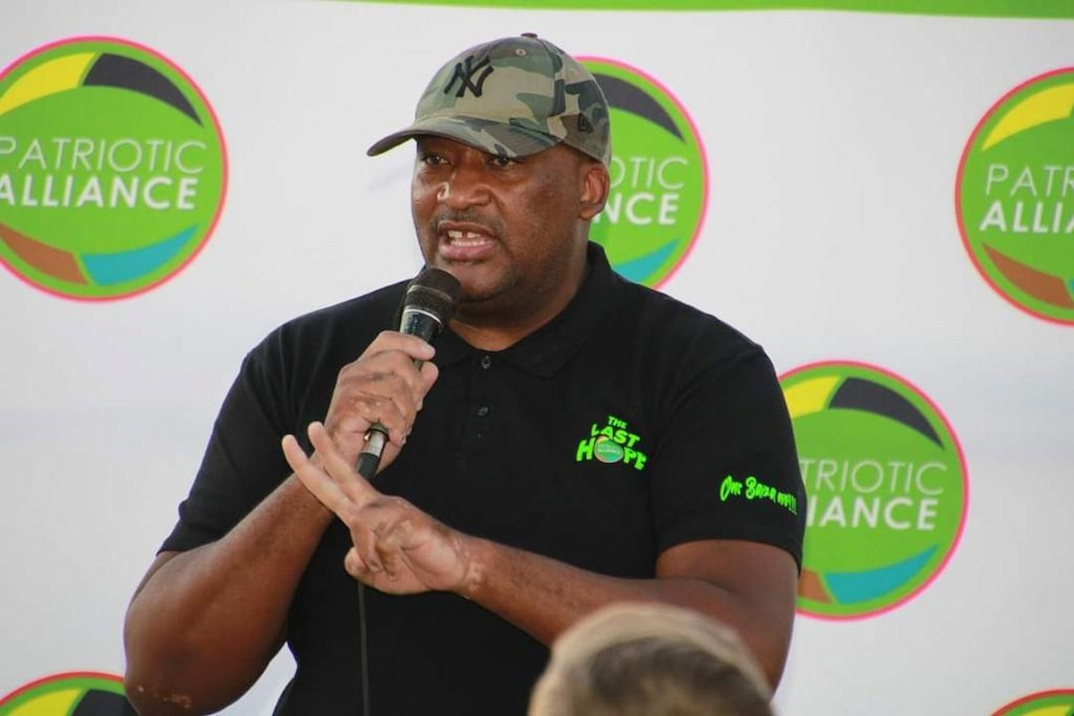 Picture of Patriotic Alliance leader Gayton McKenzie speaking with a microphone. PA Gayton elections