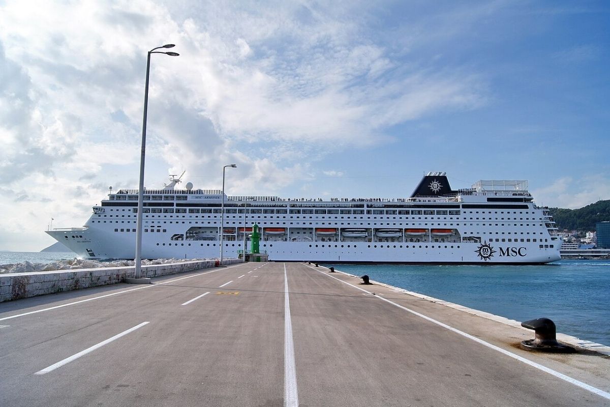 cruise ship