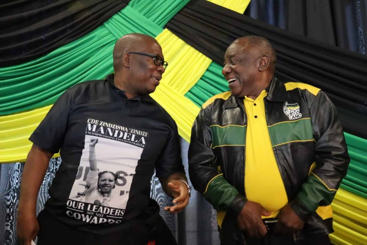 Image of Panyaza Lesufi and Cyril Ramaphosa talking while dressed in ANC regalia Motsepe ANC president