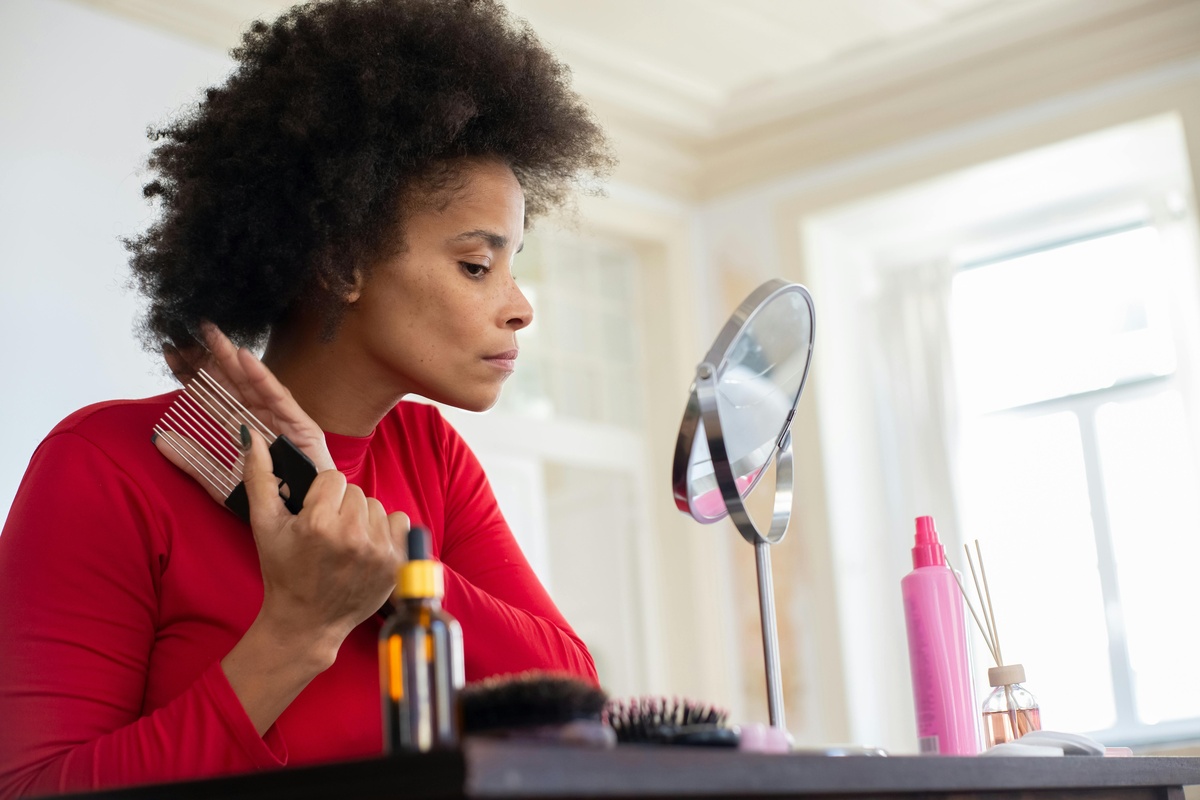 Dyeing African natural hair