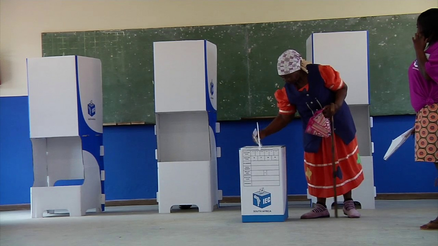 Image of IEC voting booths, accompanying story about the increase in South Africa's political parties