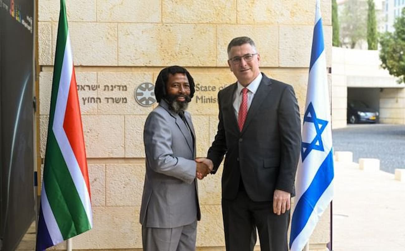 King Buyelekhaya Dalindyebo of the AbaThembu Kingdom and Israel’s Minister of Foreign Affairs Gideon Sa'ar shaking hands in Jerusalem, occupied Palestine. This image accompanies an article about reactions to Dalindyebo's visit to Israel Dalindyebo israel