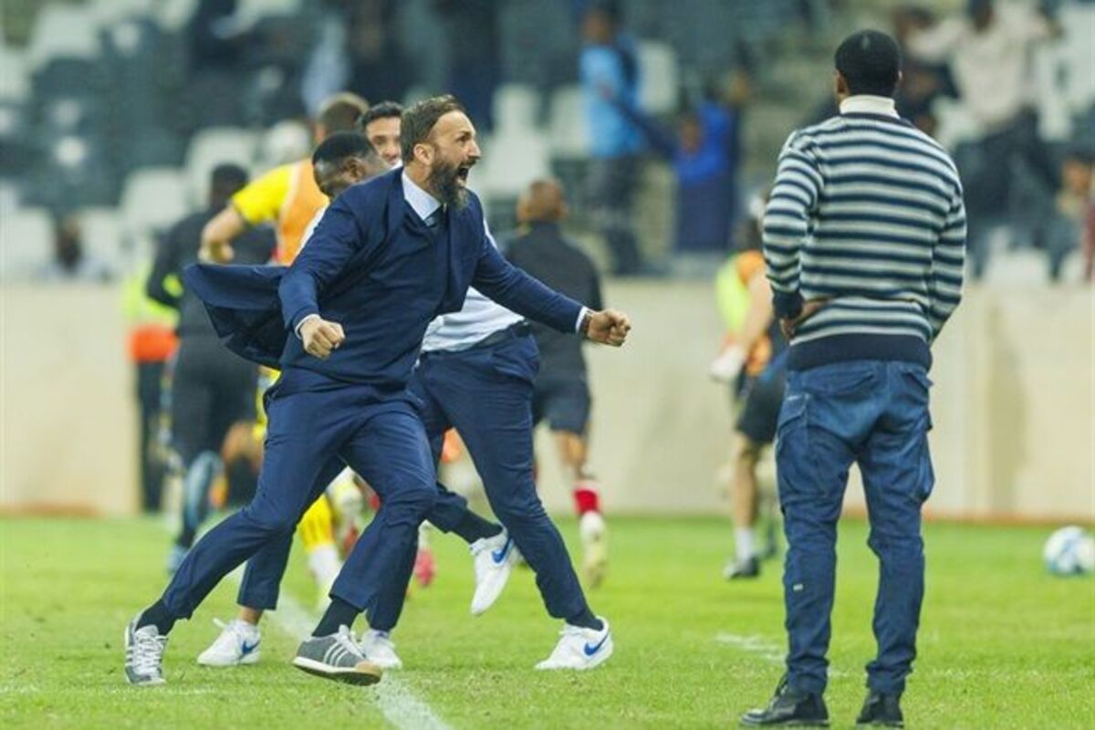 CR Belouizdad coach Sead Ramovic and MC Alger mentor Rulani Mokwena. Image: KickOff